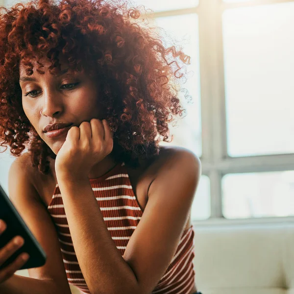 Pourquoi on accepte parfois des relations moyennes par peur de la solitude ?