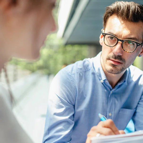 Arriver en date avec une liste de critères : bonne ou mauvaise idée ?